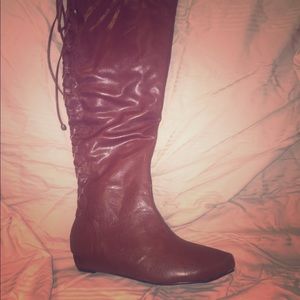 New in box Brown laced up knee high boots 7